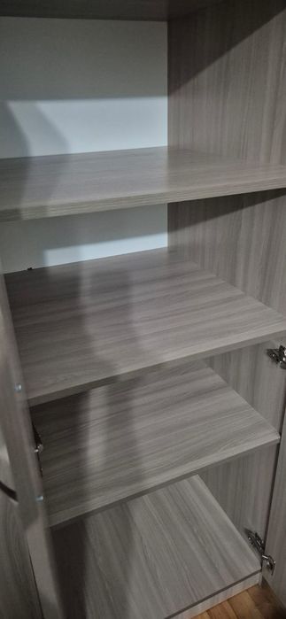 Платяной и бельевой шкафы