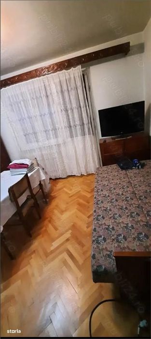 Apartament 3 camere , Dambu Pietros , Etaj Intermediar , Bloc Izolat