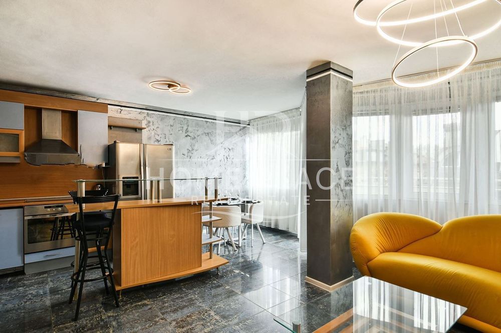 МНОГОСТАЕН апартамент под наем - Център