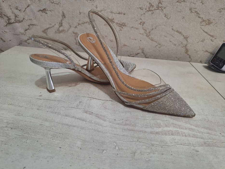 Продам новые туфли