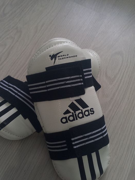 Adidas Щитки для тхэквондо