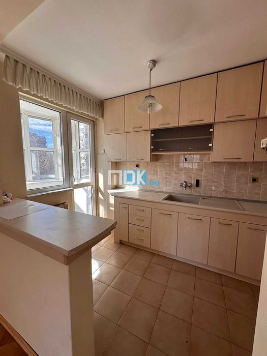 Голям 3-стаен монолит Кършияка