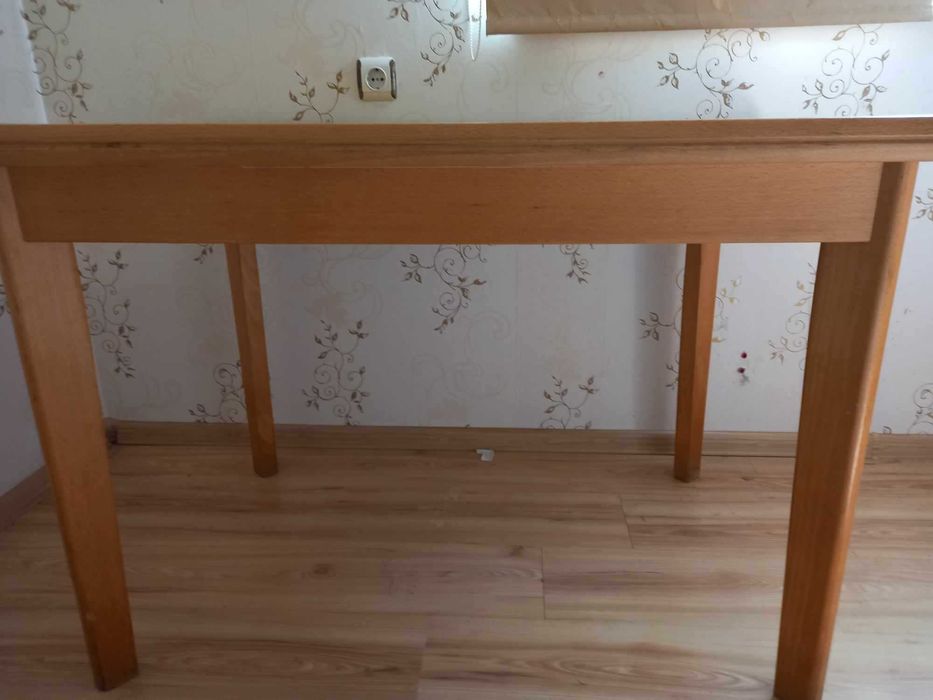 Кухненски диван .Маси и столове