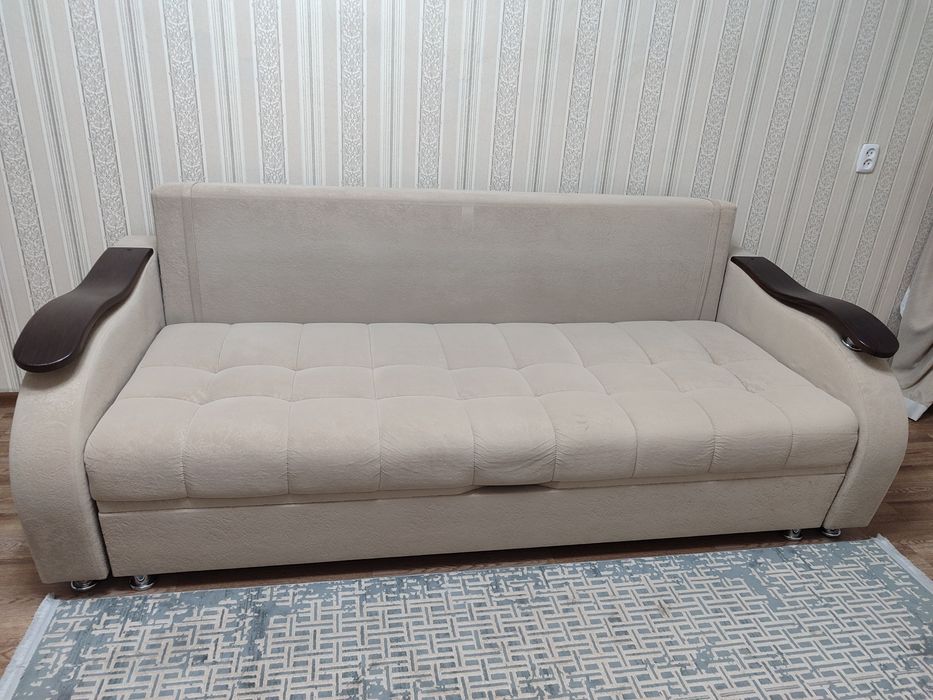 Продам диван в очень хорошем состоянии