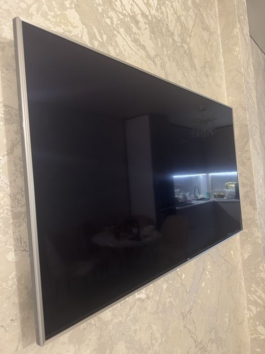 Телевизор LG в отличном состояние оригинал