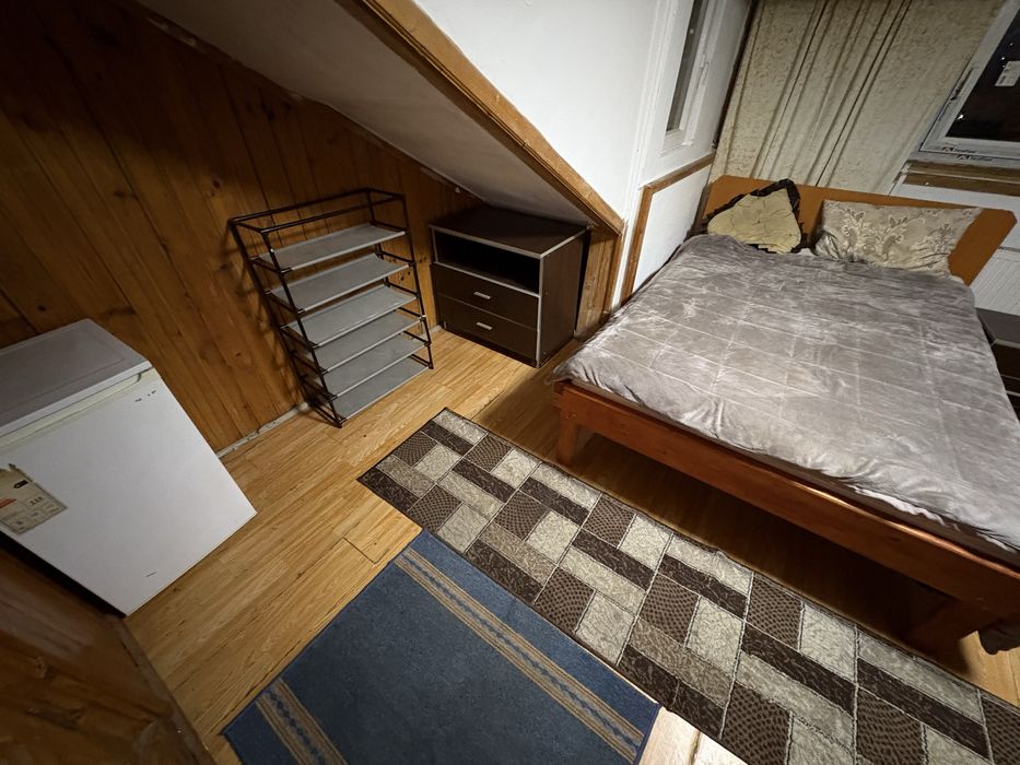 Camera privata la vilã!dar cu baie bucataria comun fac contract! iasi tg cucu garantia in rate persoana fizica proprietar mentananta ajutor 24/24.
