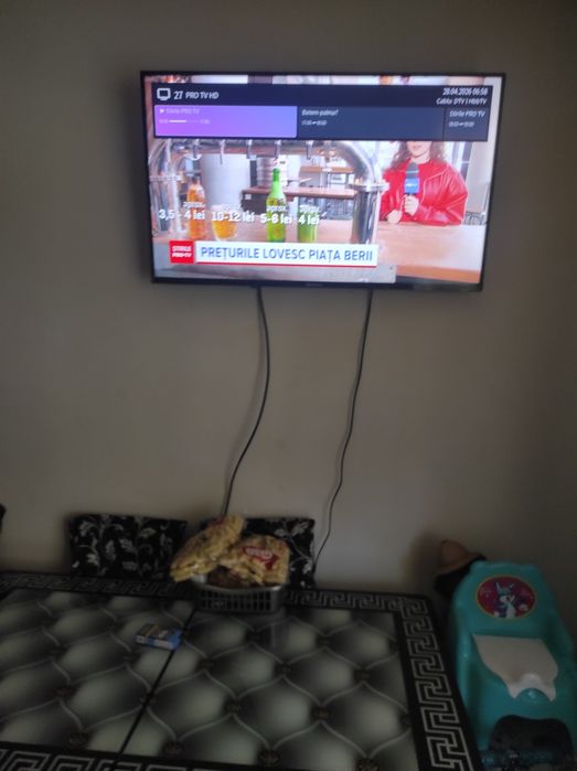 vând televizor smart
