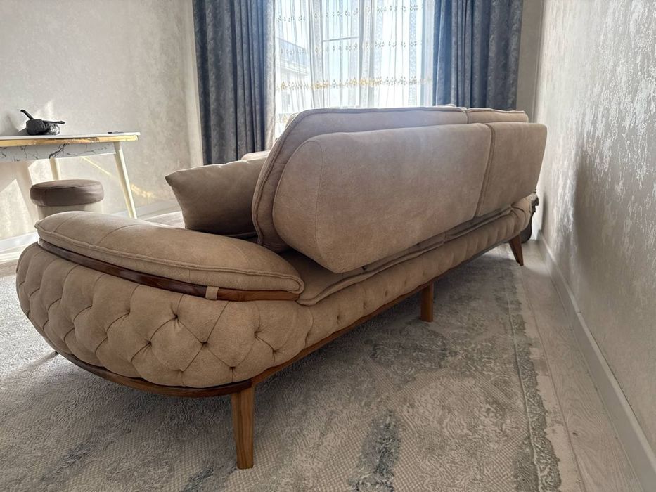 Диван 2.5м + 2 кресла Турция  новое состояние