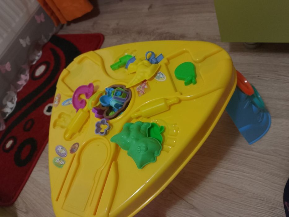 Măsuță pentru plastilina