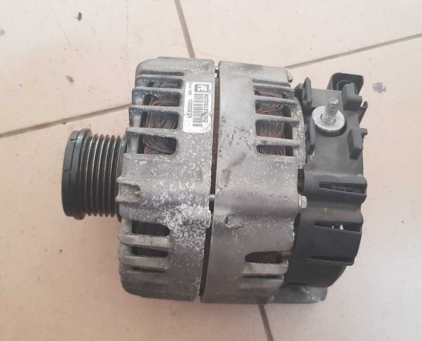 Dezmembrez BMW F30 F31 320d Motor N47D20C Cutie viteze GS6-45DZ Turbina ECU Usa Far Stop Diferential Jante 17 BMW F30 F31