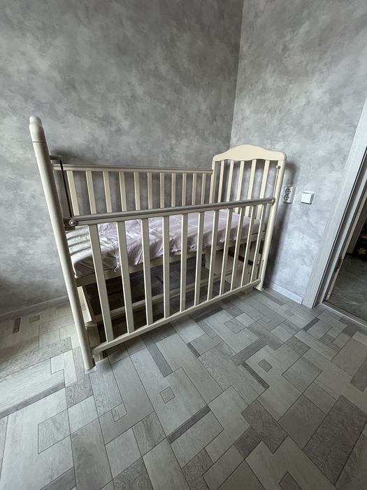 Продам детскую кроватку