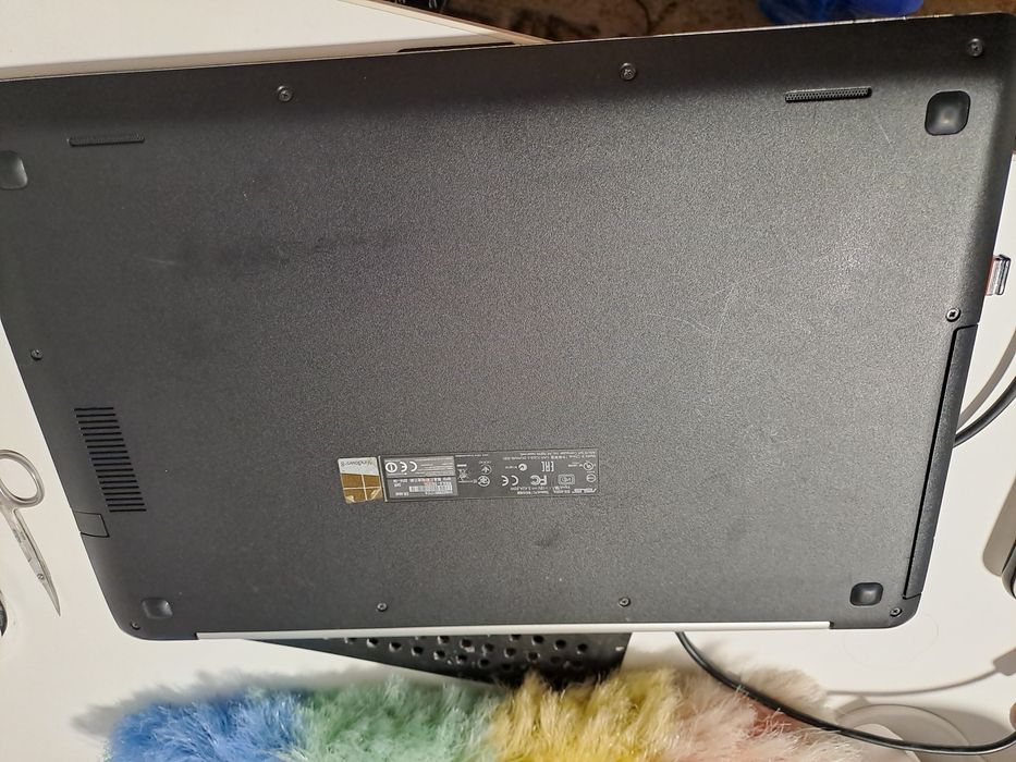 Asus R553L i7 cu ssd 256Gb
