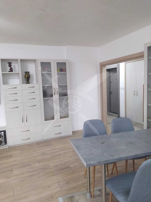 Дава се под наем Тристаен апартамент в Пловдив, Кършияка - 98 кв.м за 747.66 € - Снимка #1