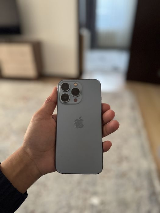 iPhone 13 Pro с каробкой