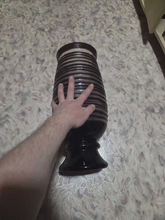 Продам шикарную вазу