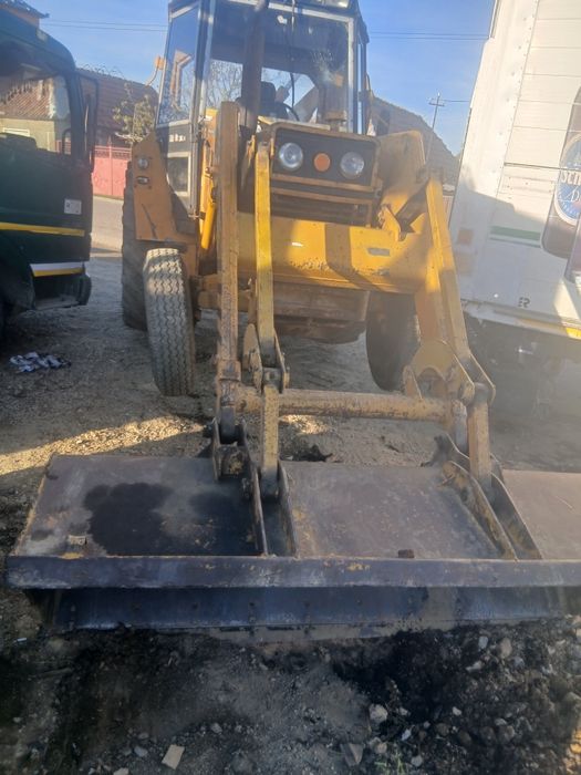 Vând Buldo excavator