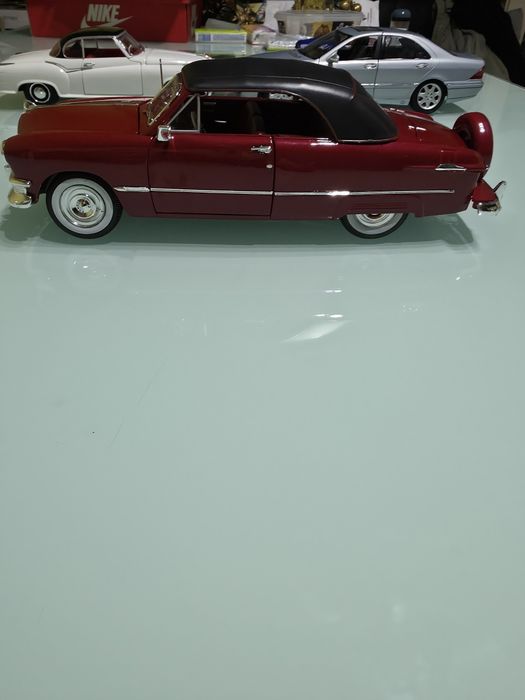 FORD- 1950(1:18)