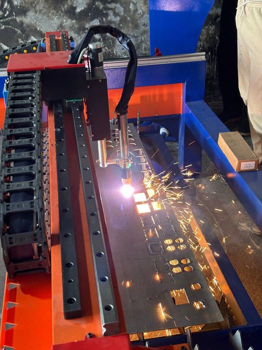 ЧПУ Плазморез станок. Модел: AST 15x30. Холати: янги