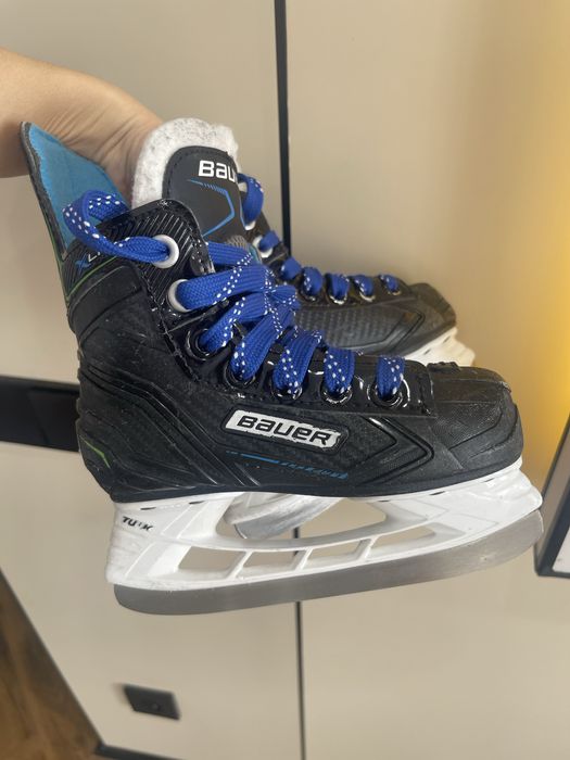 Продам детские коньки