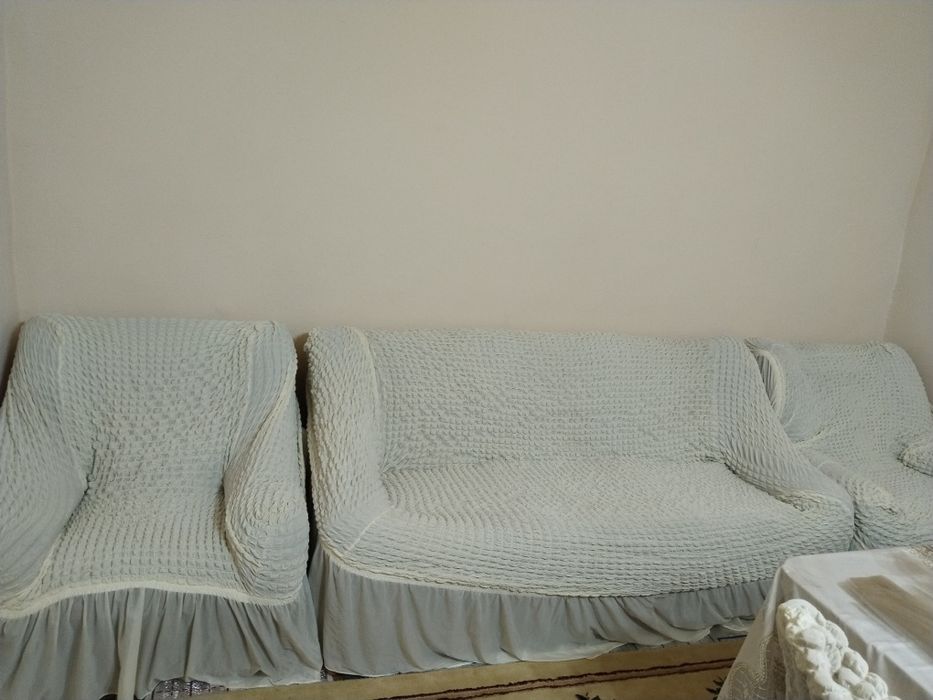 Divan 2 ta kreslos bn sotiladi kop ishlatilamagan.