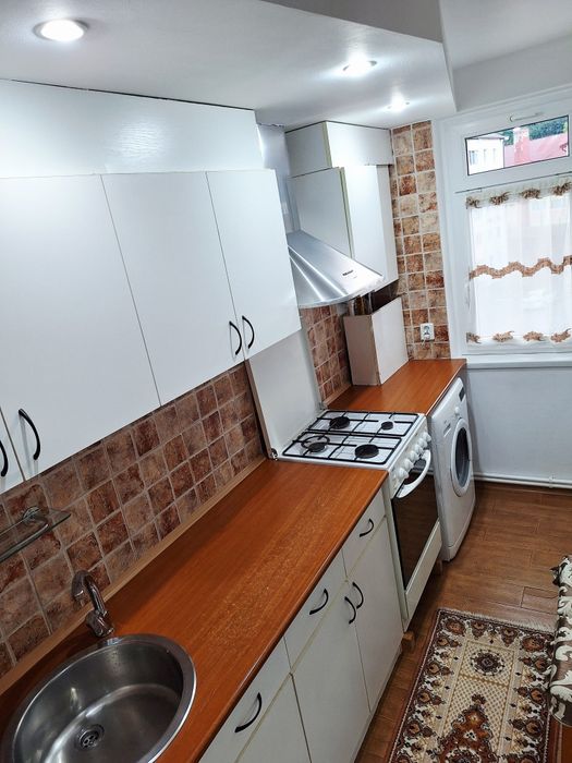 Închiriez apartament 2 camere central