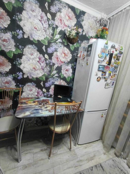 Продам 3 комн квартиру на 7 мкр