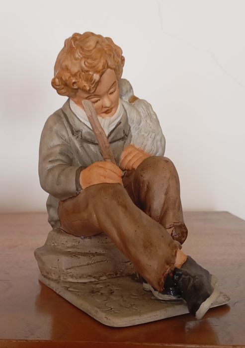 Bibelou mat nou,vas din ceramica cu toartă împletită !  50 lei ambele !