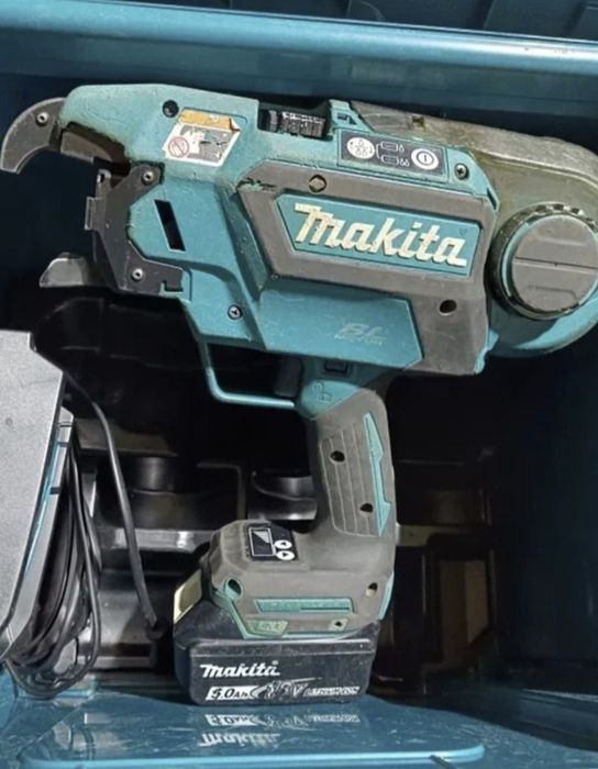 Închiriez masina/ pistol  de legat fier Makita