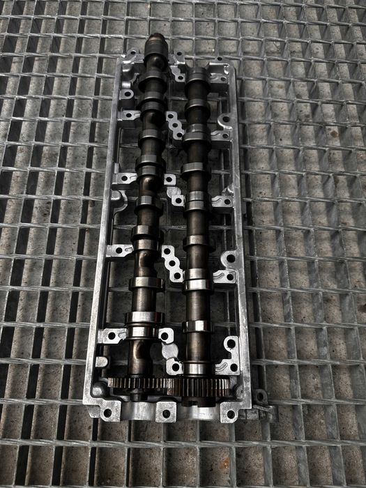Capac chiuloasa Vw Crafter 2.0 TDI cod 03l103286A an 2007 - 2012 VW T5 Vw Golf 6 Vw Tiguan 5N