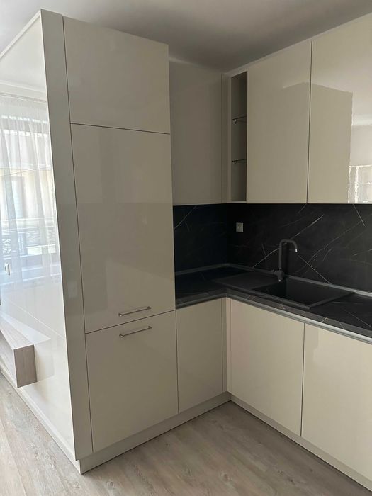 Дава се под наем Тристаен апартамент в Търговище, Център - 82 кв.м за 433.5 € - Снимка #9