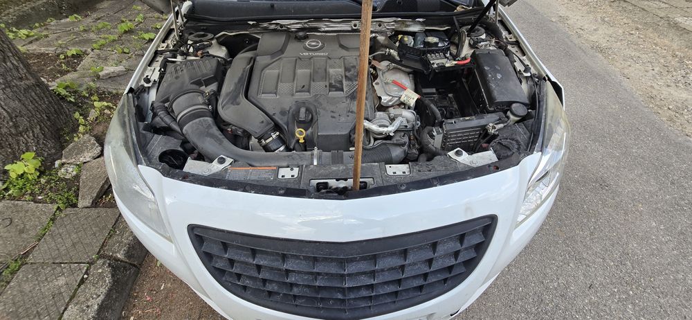 НА ЧАСТИ Опел инсигния 2.8 турбо 260 коня