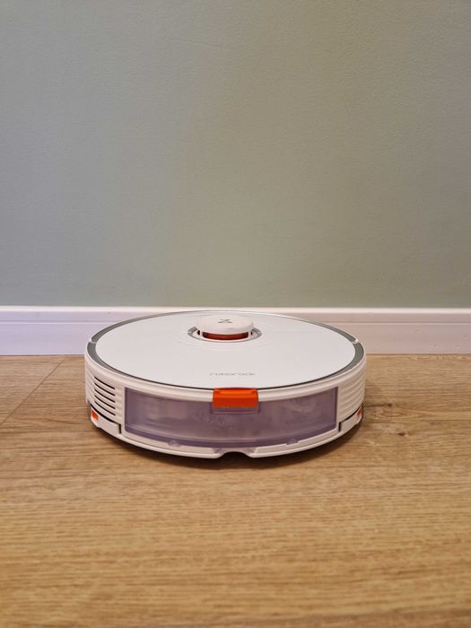 Roborock S7, cu stație de încărcare și funcție de mop, aproape nou