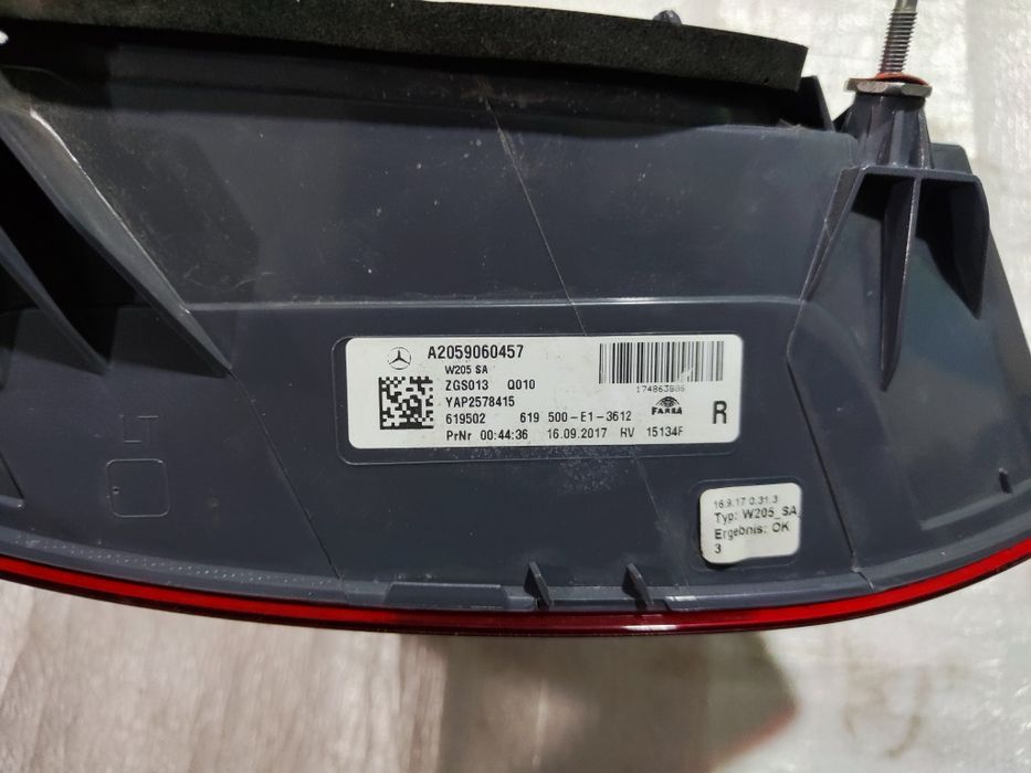 Фонарь задний правый Мерседес C класс W205