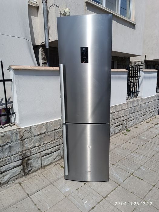 Иноксов хладилник electrolux 2 м