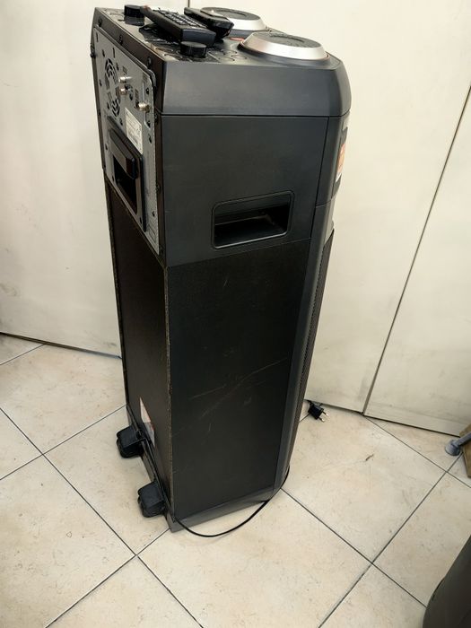 ХБ! LG XBOOM OK75 1000W RMS Караоке и DJ ефекти Перфектна