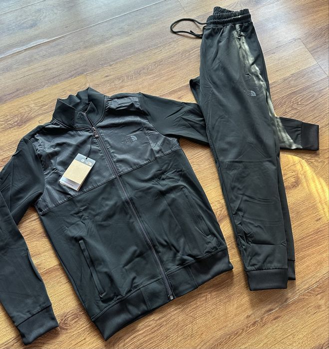 Мъжки,полиамиден,черен екип The North Face с лека,топла подплата