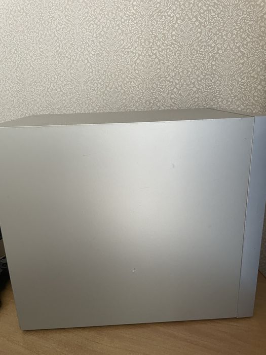 Ящик с колонками и два джостика