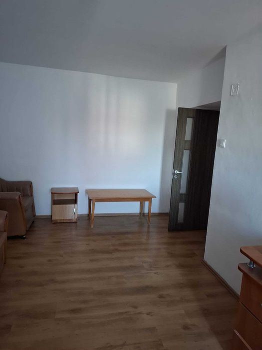 Închiriez garsoniera