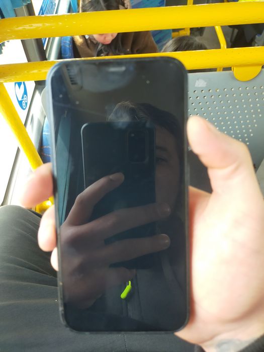 Iphone 12 64gb.   ,,