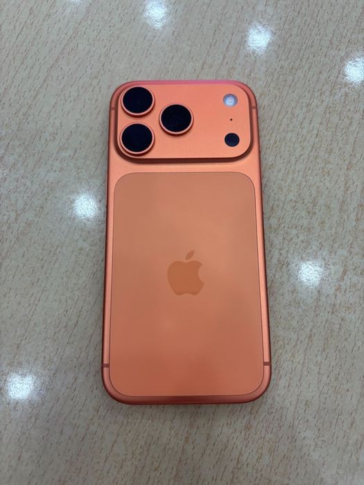 iPhone 17 Pro с гарантие