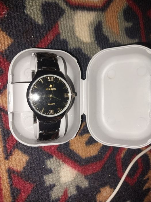 Соат сотилади янги