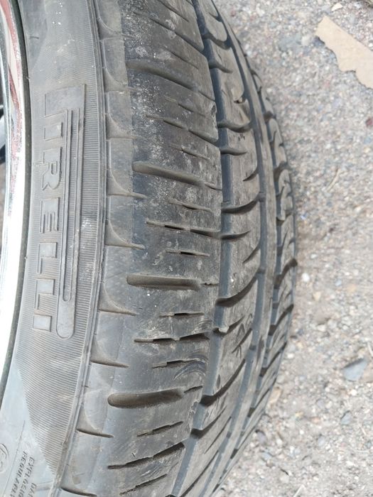 4 шины Pirelli 265 35 ZR22.
