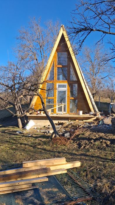 Cabana A frame din lemn în toată tara