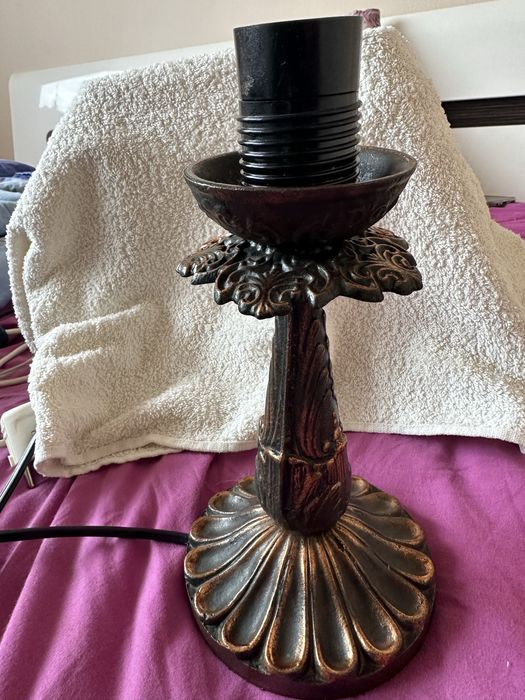 Настолни лампи от метал