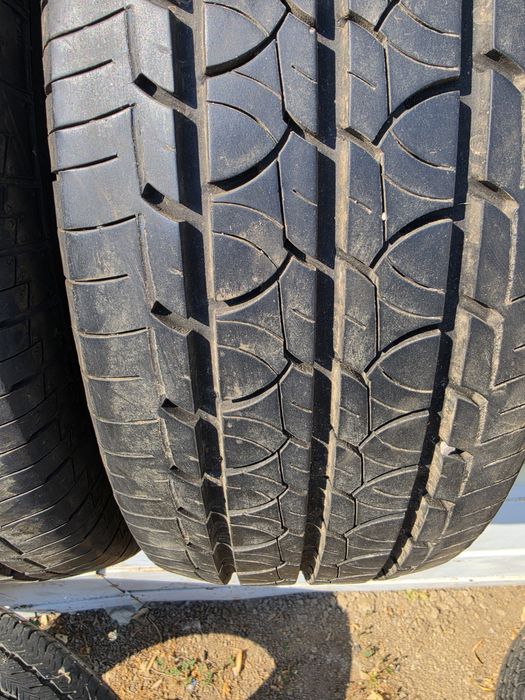2 бр. гуми за бус 225/70/15C Barum DOT 1317 8 mm