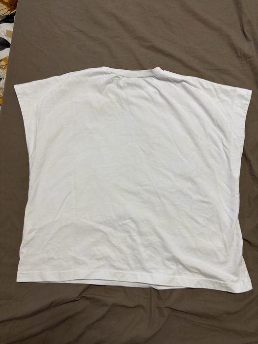 Продавам дамска бяла тениска