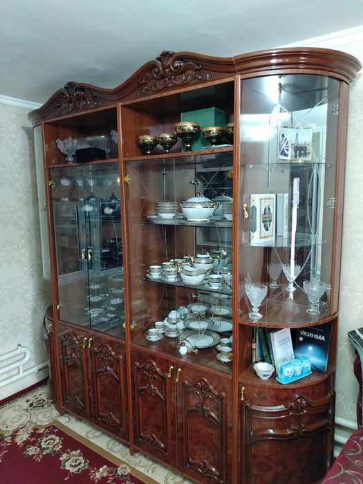 Стенка сотилади срочно 1 миллон