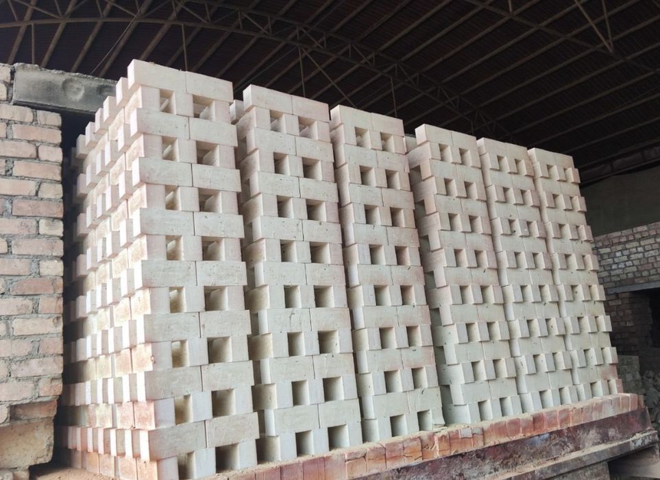 Ğisht dastavka pishgan ğisht va hom ğisht va teshik ğisht va pachkali