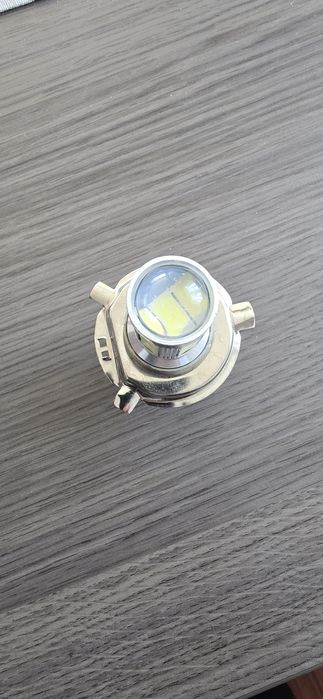 Автомобилни LED диодни крушки Н4