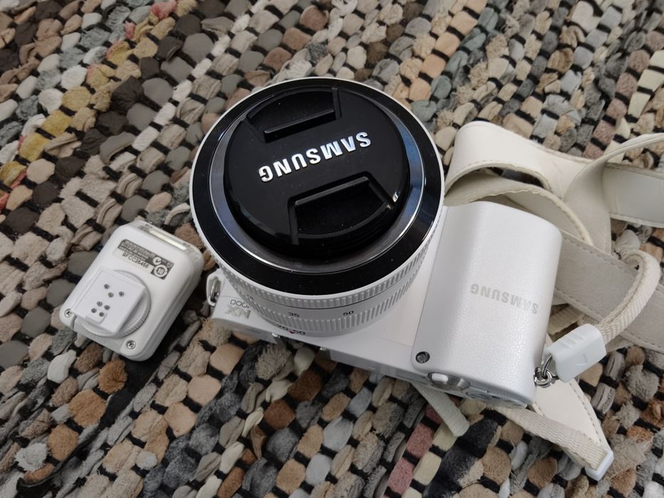 20MP Samsung NX1000 + обектив Samsung 20-50